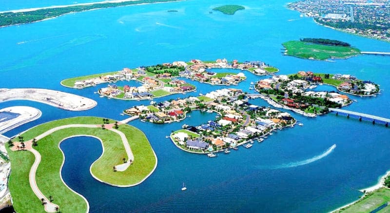 Painters in Sovereign Islands